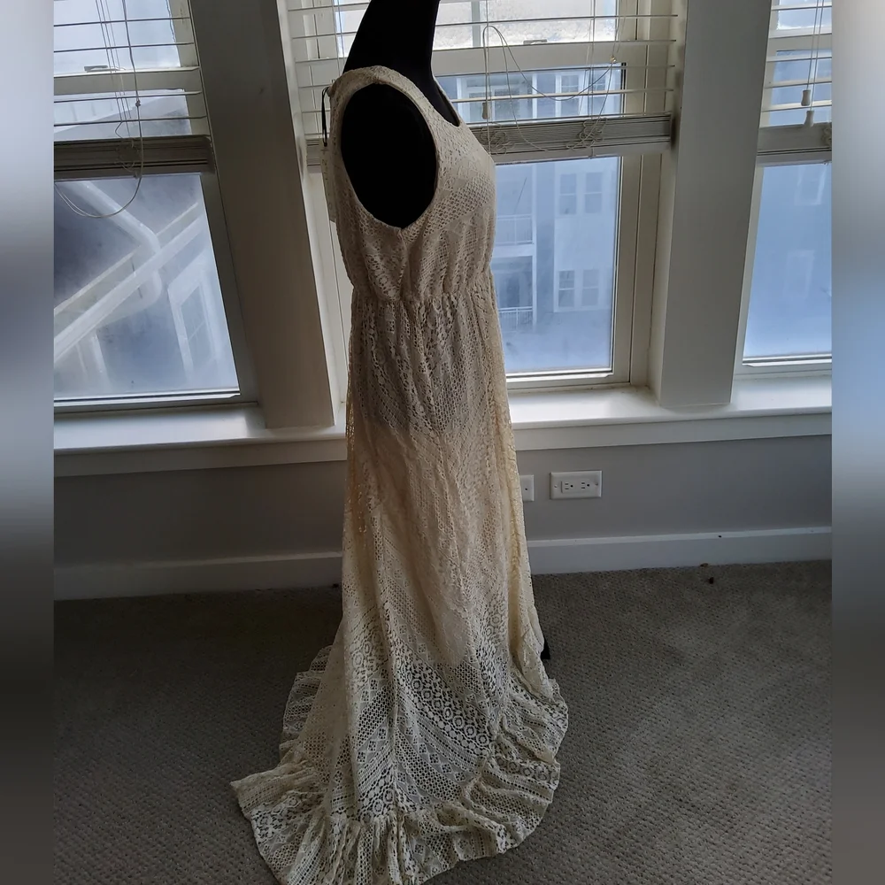 Solitaire by Ravi Khosla Crochet Hi/Lo Maxi Dress - Picture 15 of 16